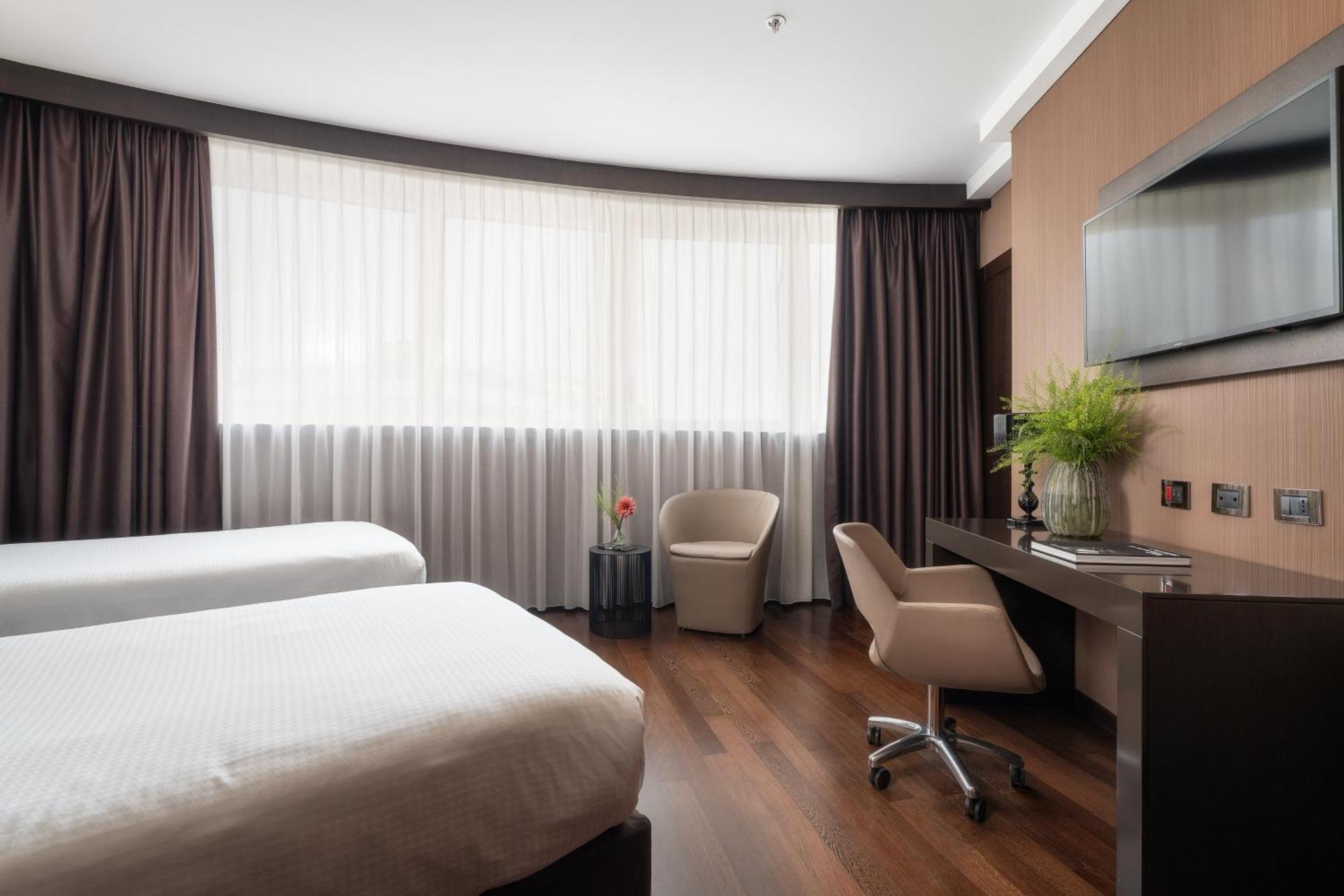 Crowne Plaza Milan City By Ihg Esterno foto