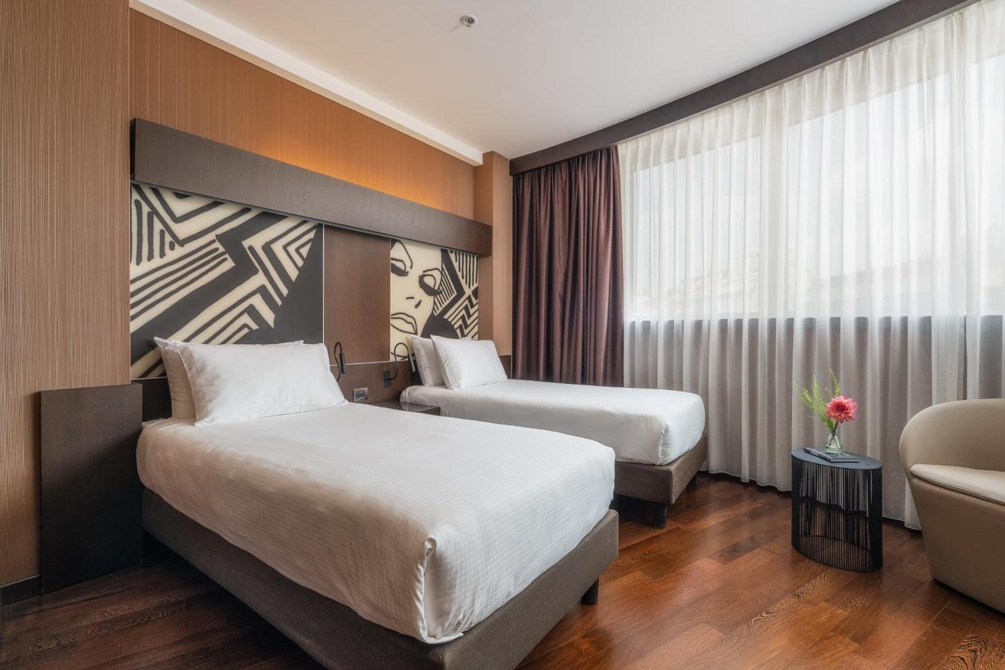 Crowne Plaza Milan City By Ihg Esterno foto