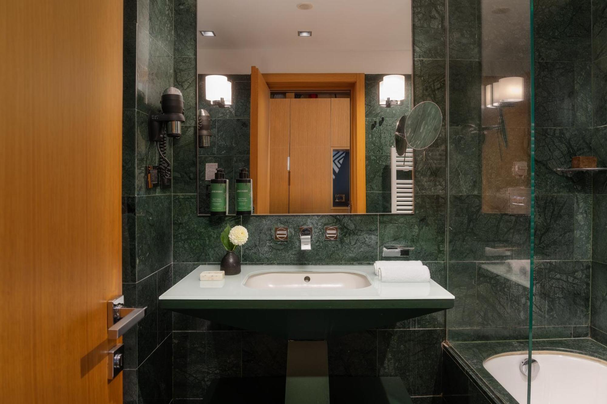Crowne Plaza Milan City By Ihg Esterno foto